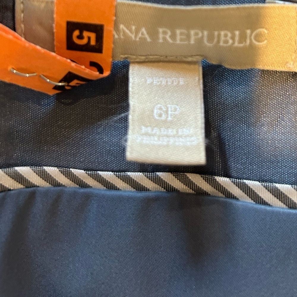 Banana Republic Gray Pencil Skirt - Picture 2 of 4